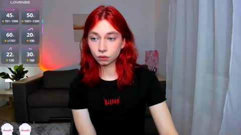 Snapshot of dani_mur chatting on March 6, 7:43 pm Daniel online show from March 6, 7:43 pm