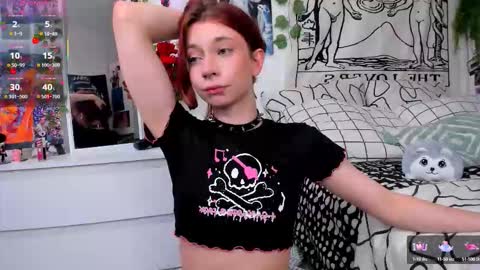 Snapshot of dani_mur chatting on September 9, 8:30 pm Daniel online show from September 9, 8:30 pm