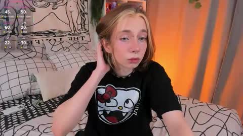 Snapshot of dani_mur chatting on October 10, 7:46 pm Daniel online show from October 10, 7:46 pm