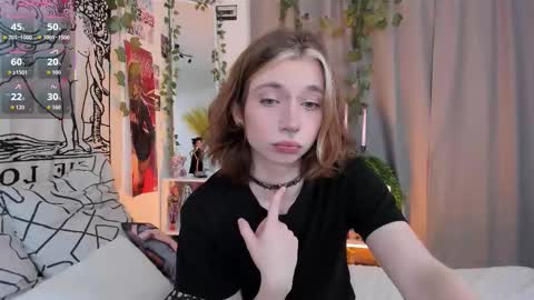 Snapshot of dani_mur chatting on November 8, 7:56 pm Daniel online show from November 8, 7:56 pm