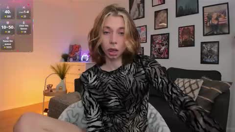 Snapshot of dani_mur chatting on November 30, 8:02 pm Daniel online show from November 30, 8:02 pm