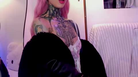 Dani online show from December 4, 11:46 pm