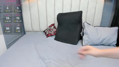 Snapshot of dania_moore_ chatting on December 20, 10:43 pm JANE online show from December 20, 10:43 pm