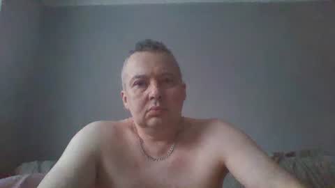 Snapshot of daniel0028 chatting on December 22, 11:54 am dan online show from December 22, 11:54 am