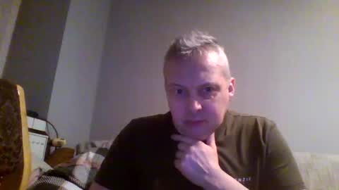 Snapshot of daniel0028 chatting on June 7, 1:43 am dan online show from June 7, 1:43 am