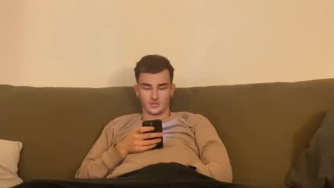 daniel200002 online show from December 8, 5:55 pm