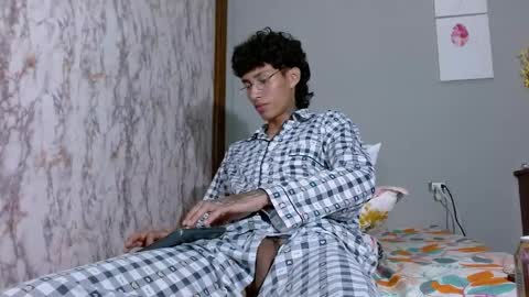 daniel_deluxx online show from April 13, 12:49 am