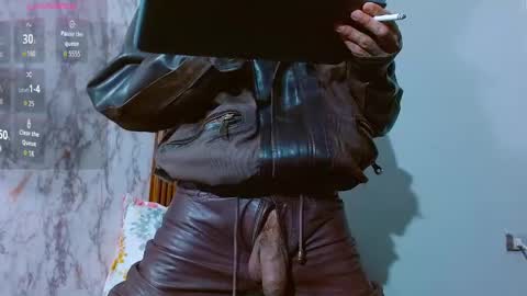 daniel_deluxx online show from April 17, 1:19 am