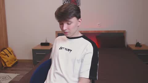 Snapshot of daniel_isaak chatting on March 1, 10:31 pm Daniel Jerry online show from March 1, 10:31 pm