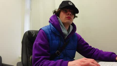 DANIEL SHAWN online show from April 4, 9:07 am