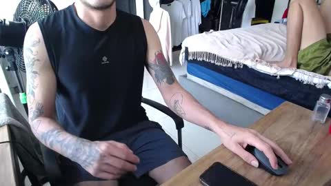 daniel_velez26 online show from March 29, 8:20 pm