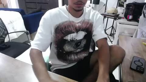 Snapshot of daniel_velez26 chatting on May 25, 7:31 pm daniel_velez26 online show from May 25, 7:31 pm