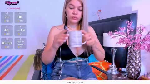 daniela online show from March 29, 1:11 pm