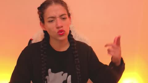 daniela_rivasthl online show from March 26, 5:46 am