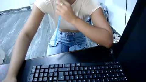 Snapshot of danielaa_foxx chatting on July 1, 11:15 pm danielaa_foxx online show from July 1, 11:15 pm