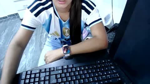 Snapshot of danielaa_foxx chatting on July 20, 12:14 am danielaa_foxx online show from July 20, 12:14 am