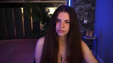 Snapshot of danielareign chatting on November 9, 2:04 pm danielareign online show from November 9, 2:04 pm