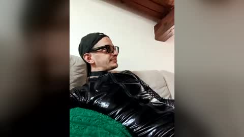 danielebb_2026 online show from July 26, 10:22 am