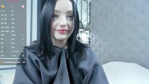 Mia online show from December 21, 11:06 am