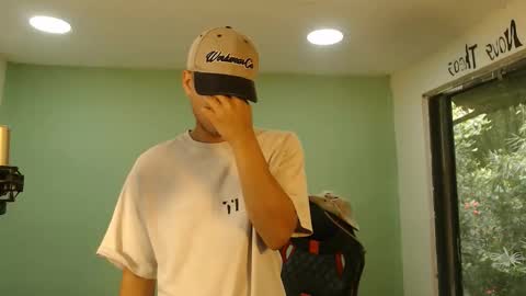 Snapshot of danielitopapii chatting on December 5, 2:14 pm danielitopapii online show from December 5, 2:14 pm