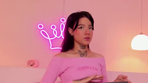 Snapshot of danielle_castillo chatting on February 28, 7:26 pm danielle_castillo online show from February 28, 7:26 pm