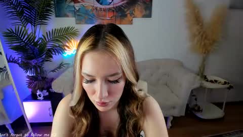 danielle_clar online show from November 1, 1:35 pm