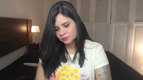 daniellerain online show from March 18, 12:58 am