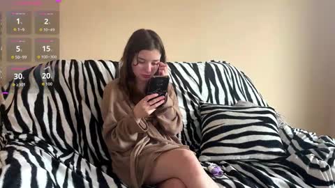 Mia online show from November 21, 7:51 am