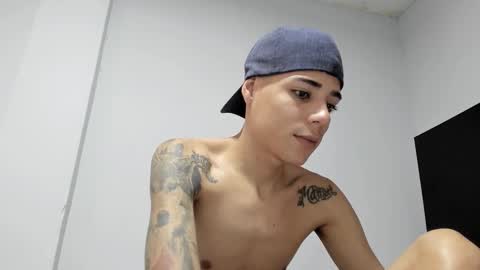 Snapshot of danielsanta_18 chatting on February 27, 4:29 pm danielsanta188 online show from February 27, 4:29 pm