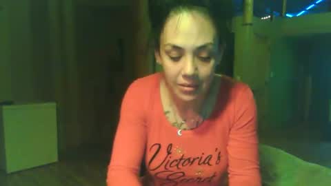 Snapshot of danifunderburg86 chatting on February 4, 6:14 am DaniLove online show from February 4, 6:14 am