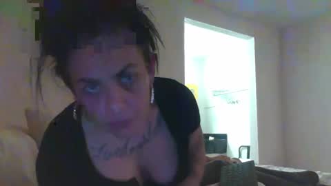 Snapshot of danifunderburg86 chatting on February 13, 12:00 pm DaniLove online show from February 13, 12:00 pm