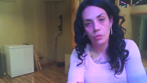 Snapshot of danifunderburg86 chatting on February 15, 1:27 pm DaniLove online show from February 15, 1:27 pm