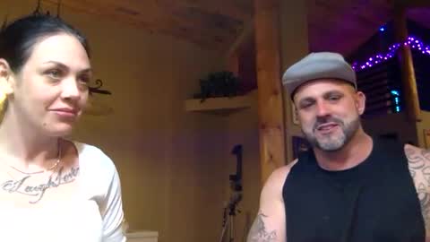 Snapshot of danifunderburg86 chatting on March 5, 4:24 am DaniLove online show from March 5, 4:24 am