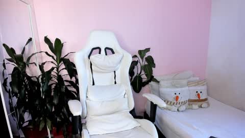 Snapshot of danii_jimenez chatting on December 12, 9:48 pm Daniela online show from December 12, 9:48 pm