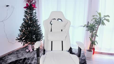 Snapshot of danii_jimenez chatting on December 27, 8:28 pm Daniela online show from December 27, 8:28 pm