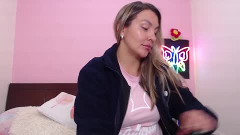 Snapshot of danika_bellaa chatting on January 16, 2:09 am K A R O L online show from January 16, 2:09 am