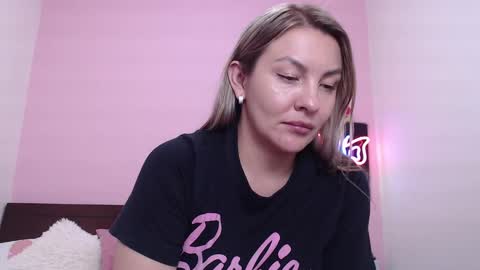 Snapshot of danika_bellaa chatting on February 2, 1:34 am K A R O L online show from February 2, 1:34 am