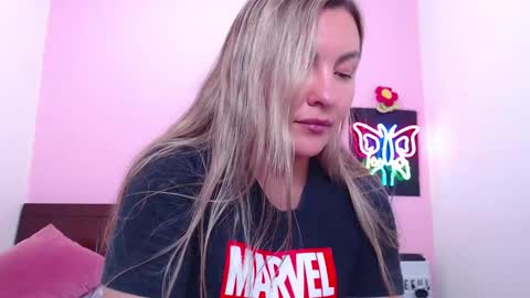 Snapshot of danika_bellaa chatting on March 4, 2:06 am K A R O L online show from March 4, 2:06 am