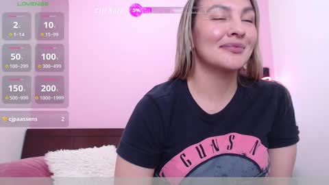 Snapshot of danika_bellaa chatting on September 17, 11:06 pm K A R O L online show from September 17, 11:06 pm