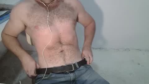 Snapshot of danioli614 chatting on November 10, 10:31 pm Dani Oli online show from November 10, 10:31 pm