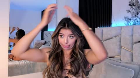 Dani Phonenix online show from February 8, 11:45 pm