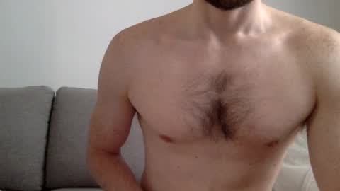 Snapshot of danishguysdicks chatting on October 31, 7:20 am Buzzy online show from October 31, 7:20 am