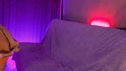 Snapshot of danita_veelz chatting on July 21, 1:19 am danita_veelz online show from July 21, 1:19 am