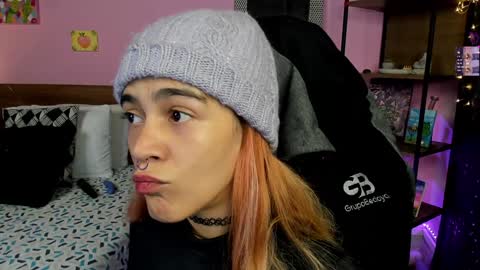 Snapshot of danna__castle chatting on January 5, 4:36 am Dannacastle online show from January 5, 4:36 am