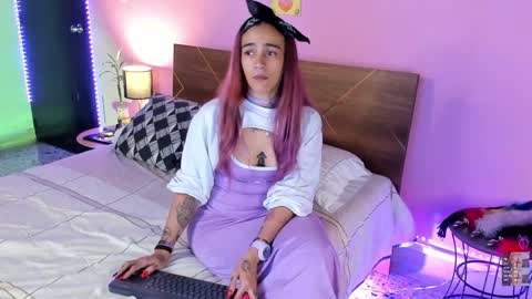 Snapshot of danna__castle chatting on January 17, 4:28 am Dannacastle online show from January 17, 4:28 am