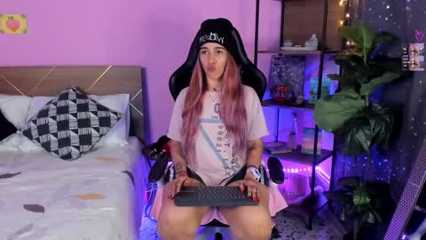 Snapshot of danna__castle chatting on January 30, 5:52 am Dannacastle online show from January 30, 5:52 am