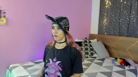 Snapshot of danna__castle chatting on February 18, 4:58 am Dannacastle online show from February 18, 4:58 am