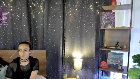 Snapshot of danna__castle chatting on March 9, 5:00 am Dannacastle online show from March 9, 5:00 am