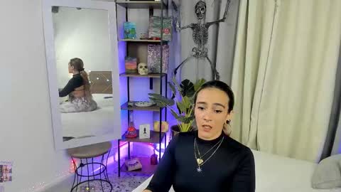 Snapshot of danna__castle chatting on October 4, 4:54 am Dannacastle online show from October 4, 4:54 am