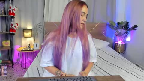 Snapshot of danna__castle chatting on November 25, 5:07 am Dannacastle online show from November 25, 5:07 am